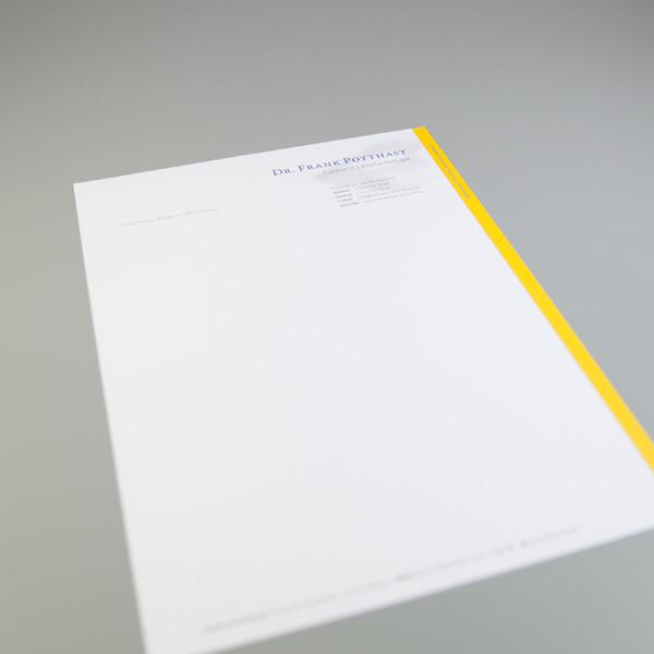 Design von Briefpapier für einen Zahnarzt