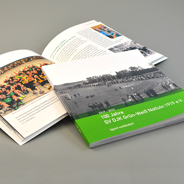 Design einer Chronik zum Jubiläum eines Sportvereins